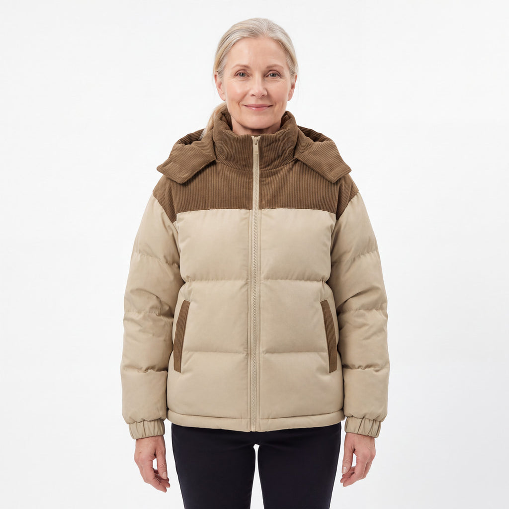 Cord Puffer Jacket for dame i kaki, kvinne sett forfra mot hvit bakgrunn