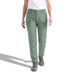 Utility Fleece Pants i salviagrönt med flera cargofickor mot vit bakgrund