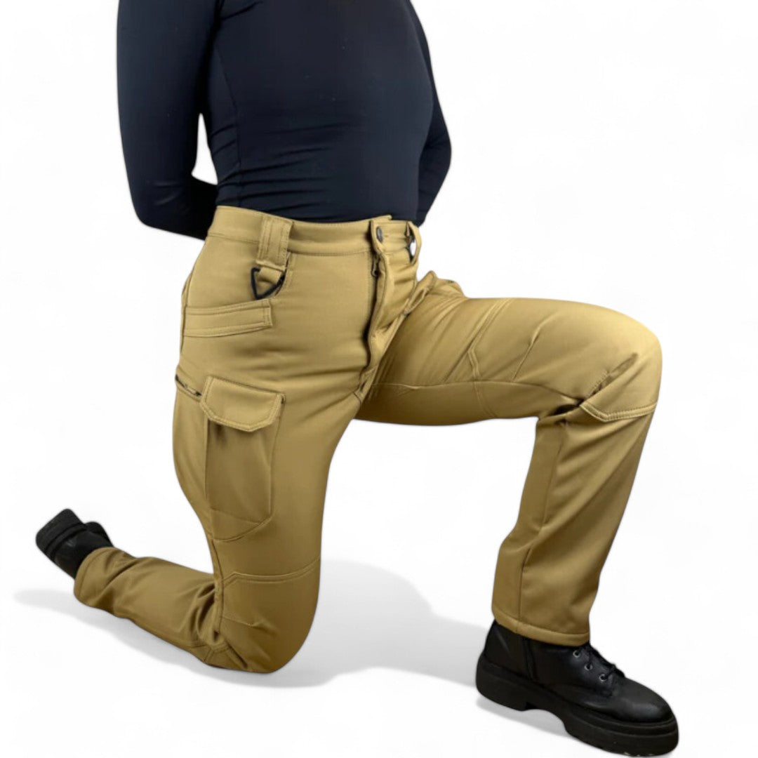 Beige Utility Fleece Pants med cargofickor och vindtätt stretchtyg, på knä