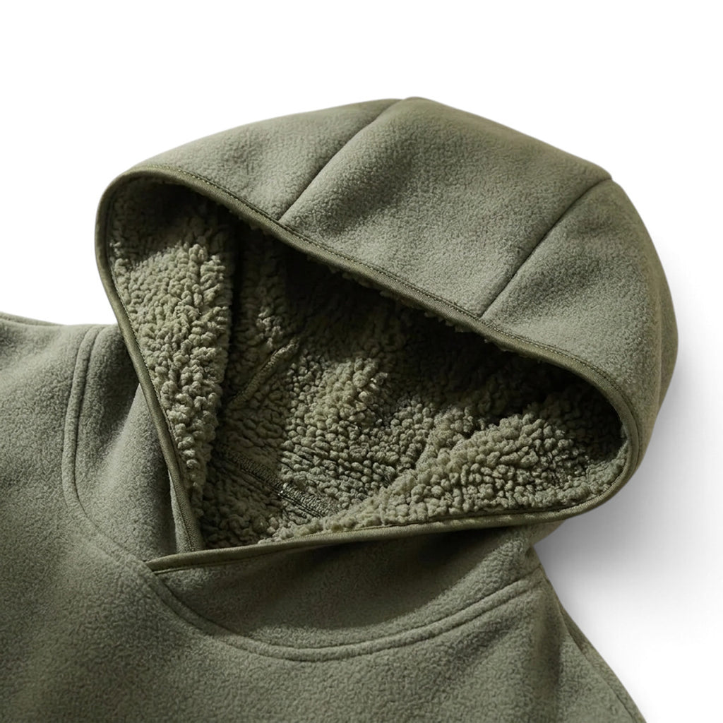 Nærbillede af den sherpaforede hætte på Sherpa Hoodie Vest